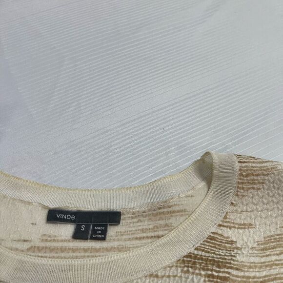 Vince Printed Top Blouse Silk Size Small - Picture 2 of 5
